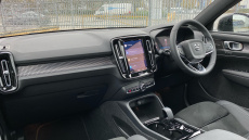 Volvo XC40 2.0 B4P Ultimate Dark 5dr Auto Petrol Estate